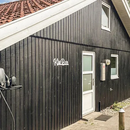 In With Sauna